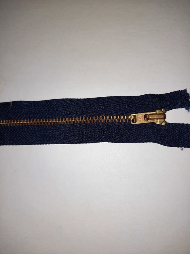 15 cm tummansininen metalli vetoketju