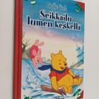 Kirsti (suom.) Toppari : Nalle Puh : seikkailu lumen kesk... - pikkukuva 1