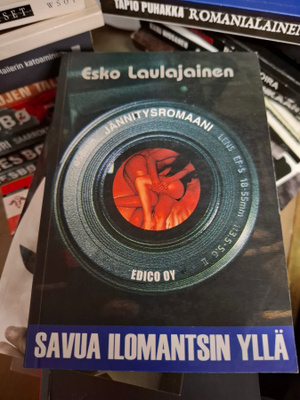 Esko Laulajainen Savua ilomantsin yllä