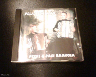 CD Petri & Pasi Raukola VELJESTEN VETO (Sis.pk:t)