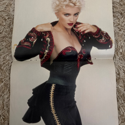 Madonna/ falco pikkujuliste
