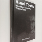Tomi Kosonen : Kumi Tootio : Kiusatun Kaamos, Tiimin Tuki - pikkukuva 1
