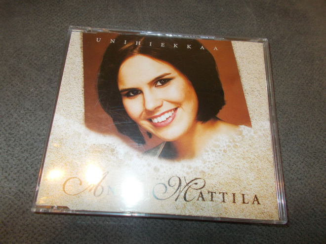 CDM ANNE MATTILA ** UNIHIEKKAA **