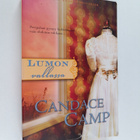 Candace Camp : Lumon vallassa - pikkukuva 1