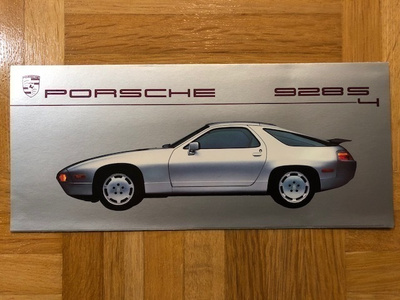 Esite Porsche 928 S4, vuodelta 1987