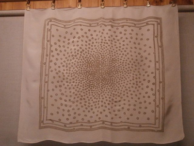 Huivi  2. Luonnonvalkea vanha vintage-huivi, silkkisorsetti