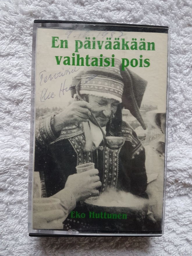 EKO HUTTUNEN - En päivääkään vaihtaisi pois    C-KASETTI