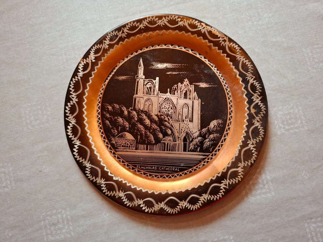 Pyhän Nikolaoksen katedraali metallilautanen