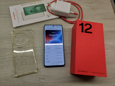 OnePlus 12 256GB puhelin + 160W pikalaturi