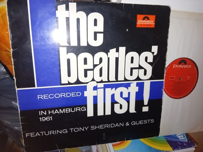 LP The Beatles First ! ( 1964 Saksa ) SIS POSTIKULU