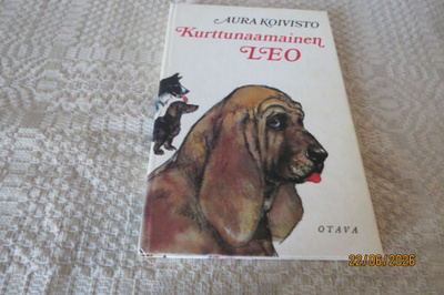 AURA KOIVISTO: KURTTUNAAMAINEN LEO