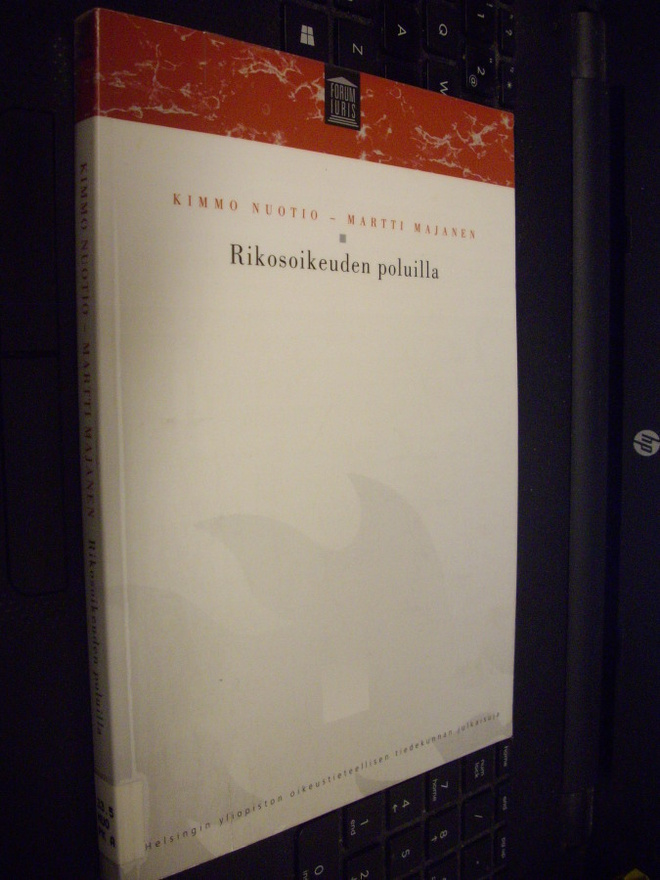 Nuotio-Majanen : Rikosoikeuden poluilla ( 2003 ) SIS.PK !