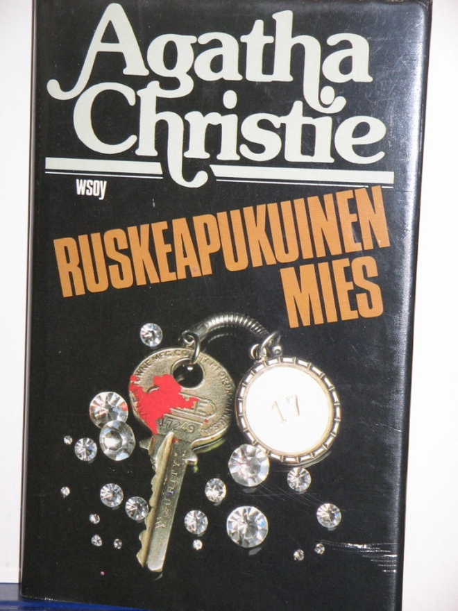 Agatha Christie : RUSKEAPUKUINEN MIES
