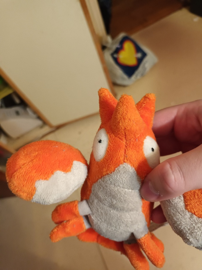 Pokemon Corphish pehmolelu Nintendo 2004 alkuperäislapullaan