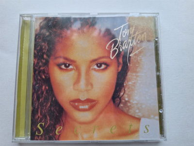 TONI BRAXTON - SECRETS . cd ( BMG 1996 )