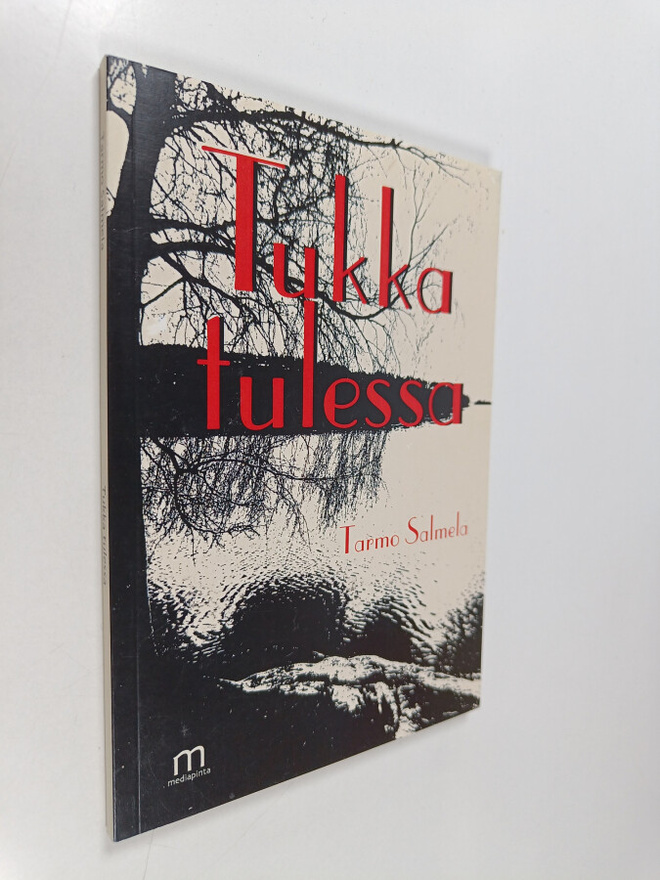 Tarmo Salmela : Tukka tuulessa : runoja itselle, ihmiselle