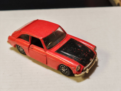 S2 Corgi Toys MGC GT