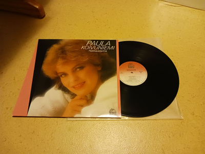 Paula Koivuniemi – Rakkaustarina lp orig 1984 oikein hyvä