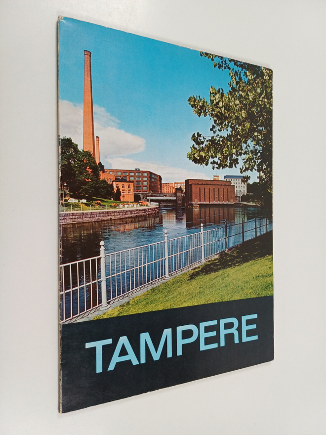 Tampere : sinisten järvien kaupunki = en pärla mellan blå...