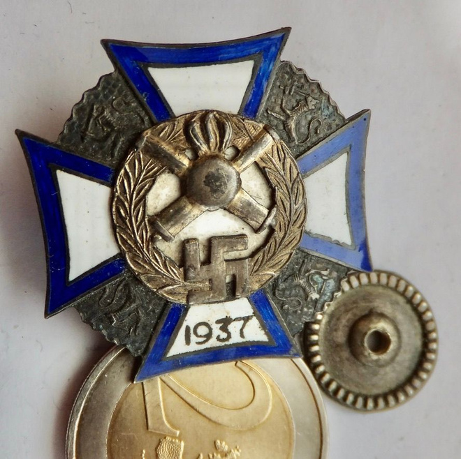 VANHA Ruuvimerkki Ilmatorjunta Hakariusti ym Hopeaa 1937