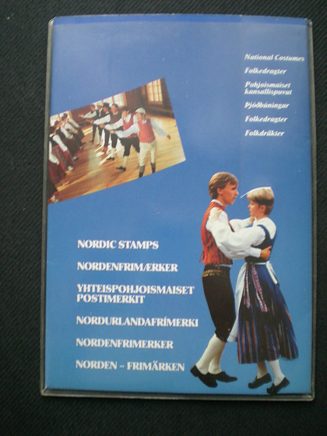 Pohjoismaiset kansallispuvut - Pohjola-lajitelma