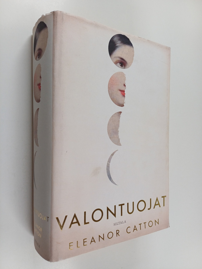 Eleanor Catton : Valontuojat