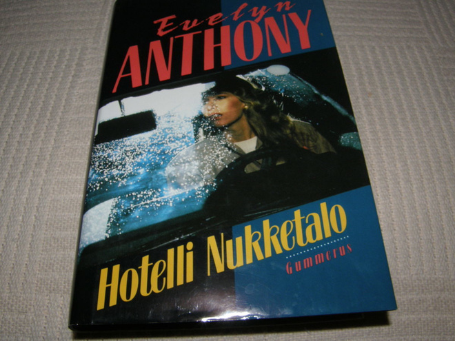 Evelyn Anthony Hotelli Nukketalo -sid
