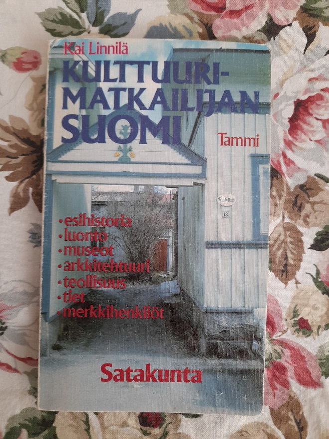 Kulttuuri matkailijan Suomi  kirja v. 1982