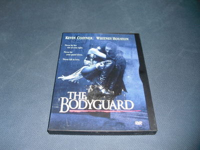 BODYGUARD (Kevin Costner)***