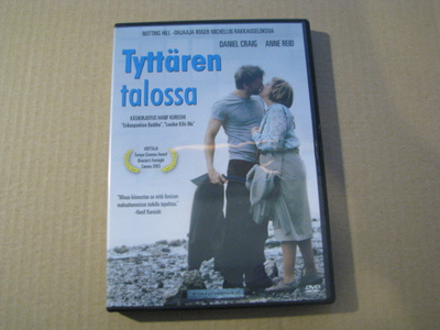TYTTÄREN TALOSSA ( Daniel Craig )