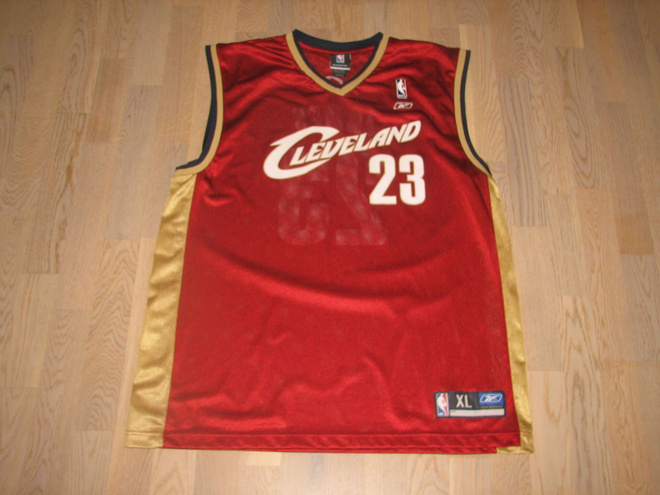 CLEVELAND CAVALIERS LEBRON JAMES PELIPAITA