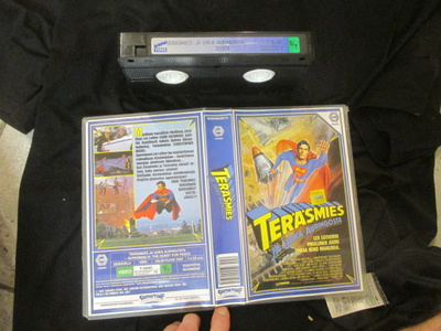 teräsmies ja uhka auringosta : VHS