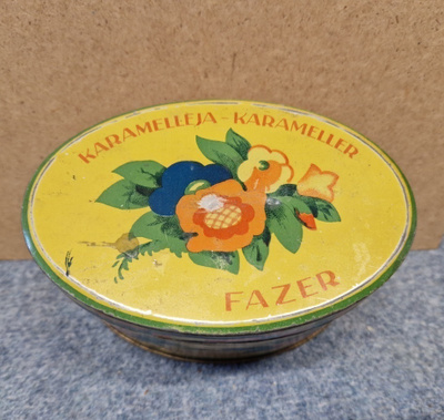 Karl Fazer karamelleja vintage peltipurkki