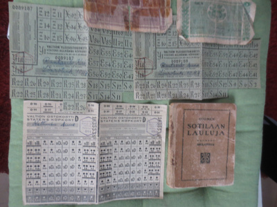 Suomen Sotilaan Lauluja v.1921 sekä Valtion ostokortteja ym.