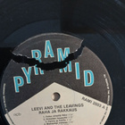 Leevi & The Leavings : Raha ja rakkaus. - pikkukuva 4