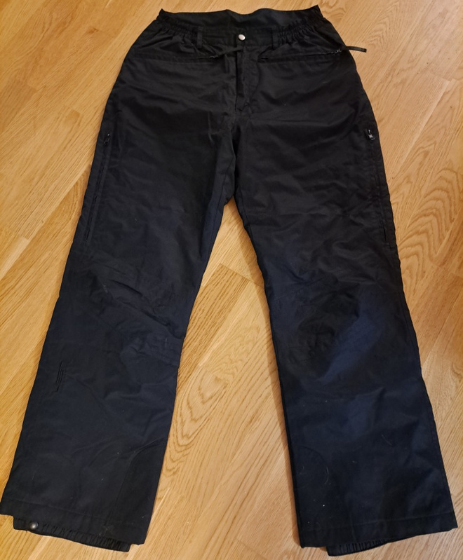 Mustat toppahousut  / ulkoiluhousut koko 40