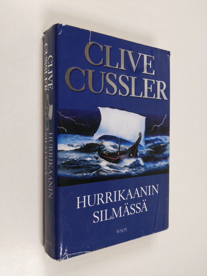 Clive Cussler : Hurrikaanin silmässä