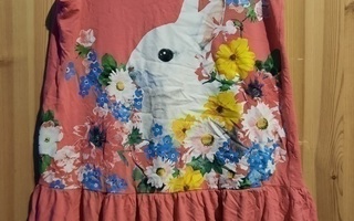 Pupu kukkakedolla hellemekko / yöpaita