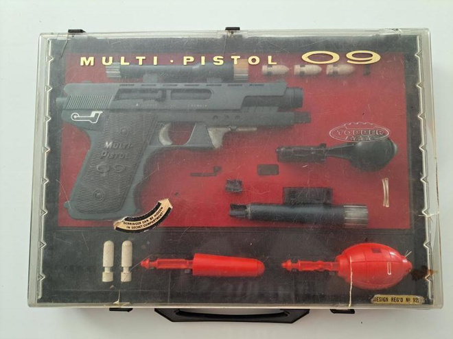 Topper Toys Multi Pistol 09 1960-luvulta!