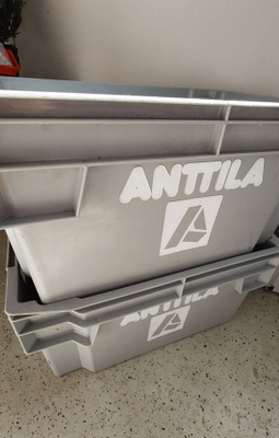 2kpl Anttilan muovilaatikoita