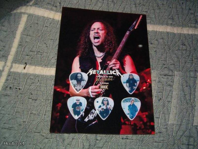 5 kpl METALLICA.. plektraa.(plektra taulu (ei.hv:ei pk)