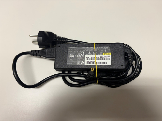 Fujitsu 90W kannettavan laturi 19V (FMV-AC343B / A13-090P1A)
