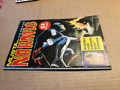 MUSTANAAMIO 14/1975