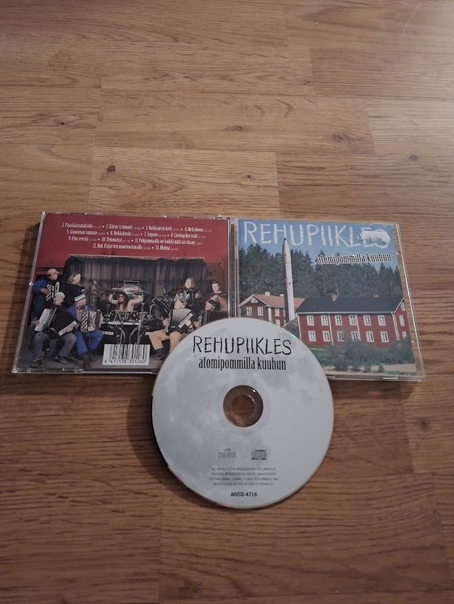 Rehupiikles-Atomipommilla Kuuhun
