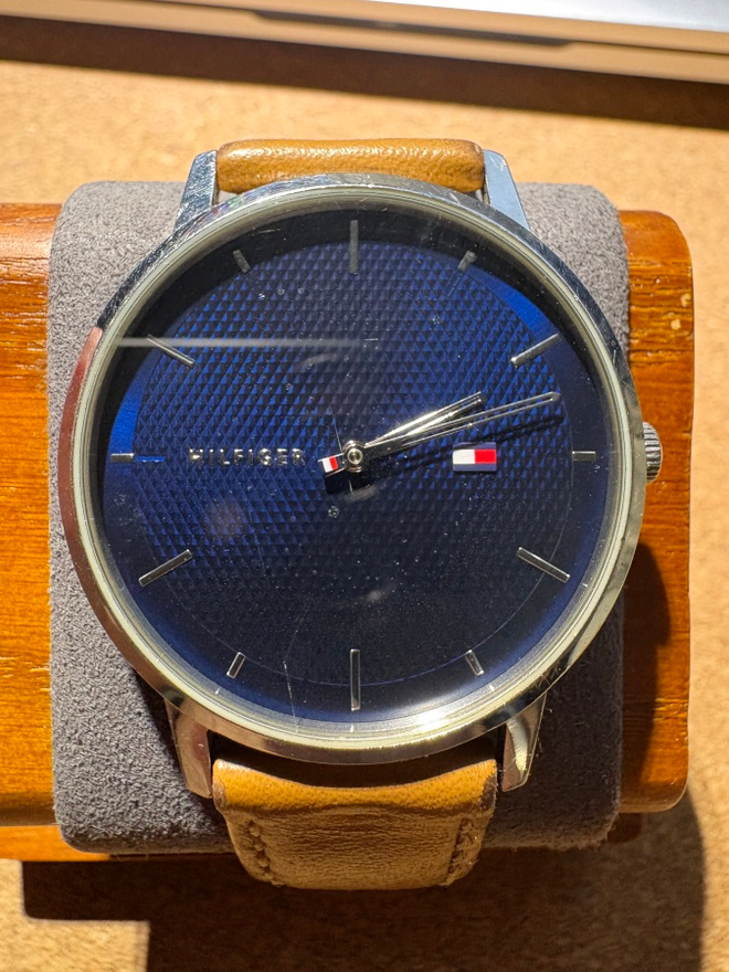 Tommy Hilfiger rannekello – sininen taulu, nahkaranneke (TH.