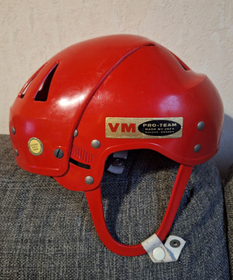 Retro Jofa VM jääkiekkokypärä.