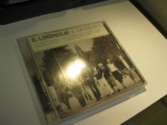 CD D. LINDHOLM & LAUNEEN K. (DAVE LINDHOLM)