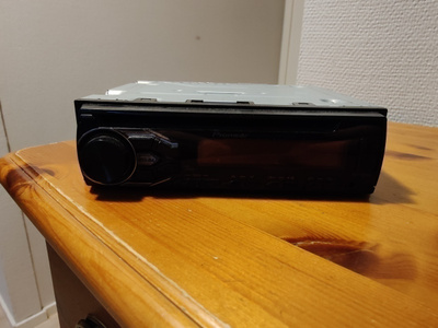 Pioneer DEH-1800UB autosoitin