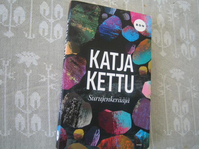 Katja Kettu - Surujenkerääjä (pokkari)