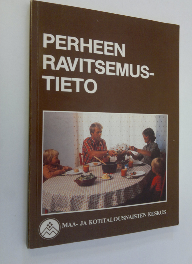 Sirkka Uski ; piirrokset Lindström : Perheen ravitsemustieto